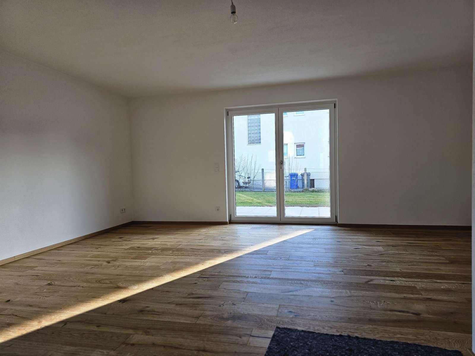 Wohnzimmer Blickrichtung Garte